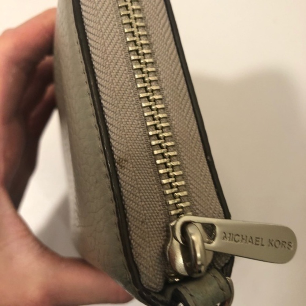 Michael kors gray leather wristlet wallet - Picture 10 of 13